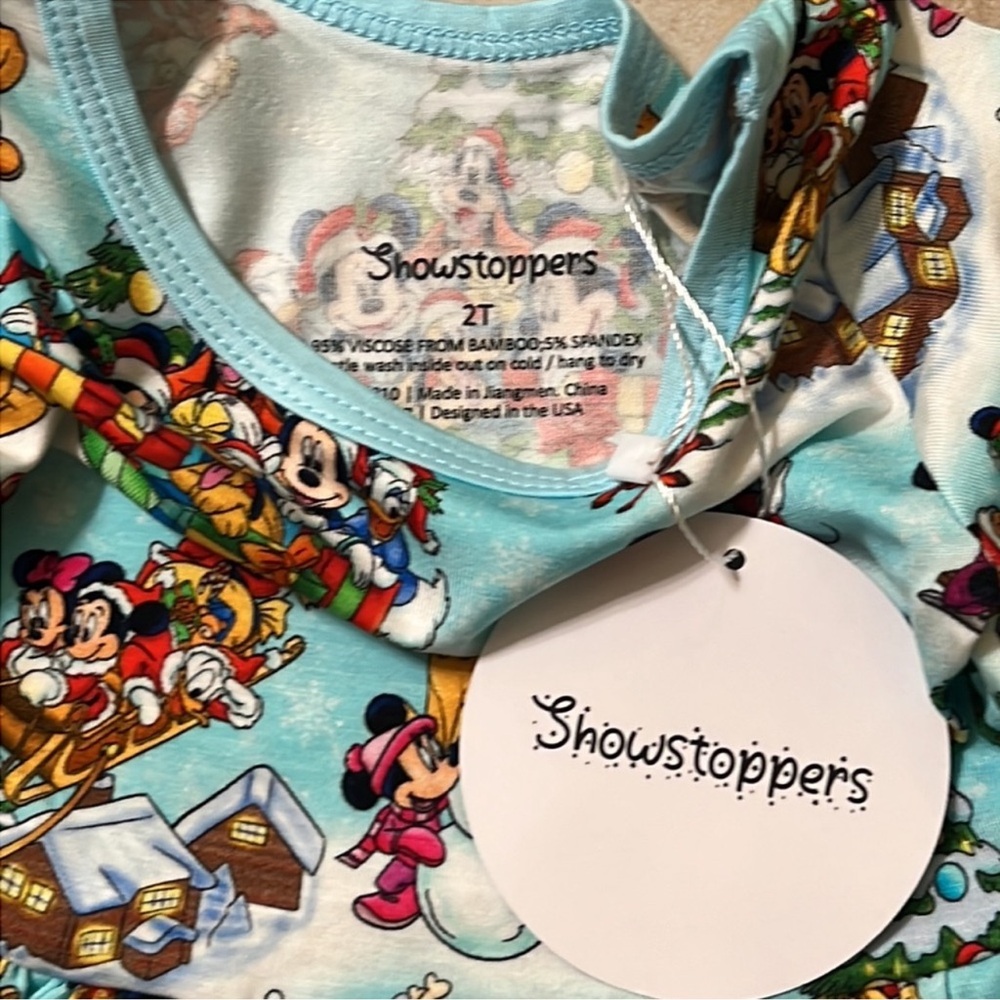 🎄✨ NWT Showstoppers Disney Mickey & Friends Christmas Dress – Size 2T ✨🎄 - Picture 4 of 4